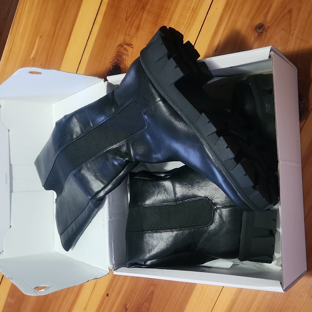 Brand new Black boots